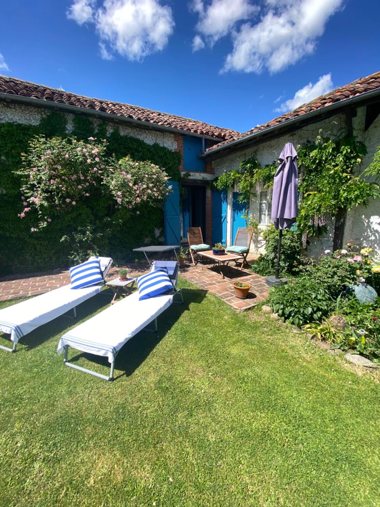 Domaine Du Tafiart Bed & Breakfast Sarron Exterior foto